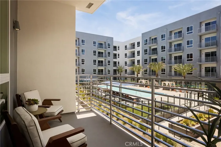 21010 Erwin Street 521, Woodland Hills, California 91367
