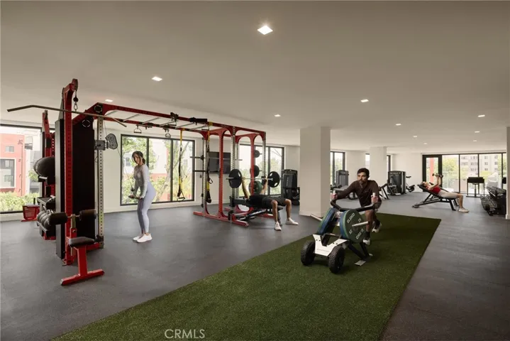 21010 Erwin Street 521, Woodland Hills, California 91367
