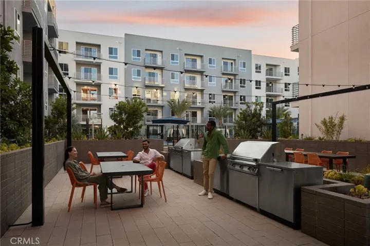 21010 Erwin Street 521, Woodland Hills, California 91367