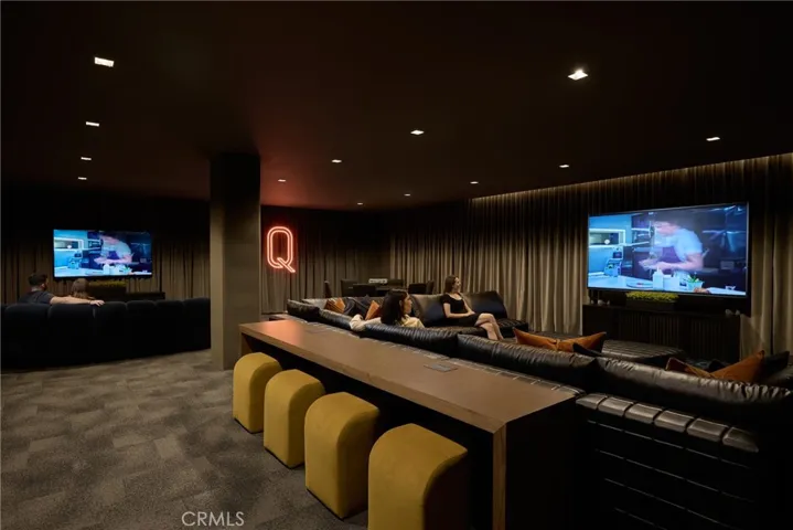 21010 Erwin Street 521, Woodland Hills, California 91367