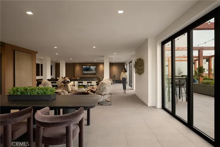 21010 Erwin Street 521, Woodland Hills, California 91367