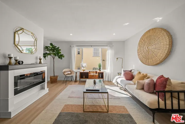 8515 Saturn Street 103, Los Angeles, California 90035