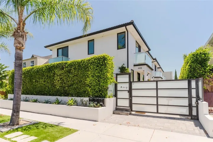 4418 1/2 Kingswell Avenue, Los Angeles, California 90027