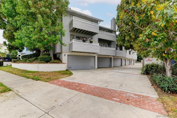 1994 Diamond 2, San Diego, California 92109