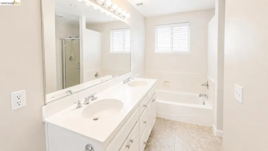 62 W Brookside Dr, Cloverdale, California 95425