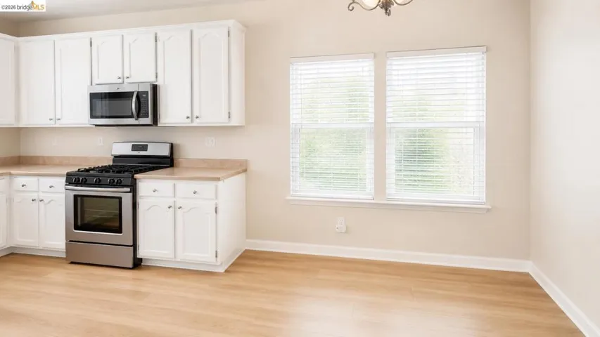 62 W Brookside Dr, Cloverdale, California 95425