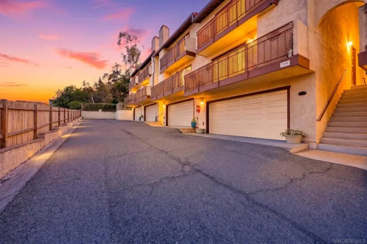 https://zimg.paragon.ice.com/ParagonImages/Property/PA/SDMLS/-526582/0/533/400/79f0d5a806582e39adf5521d88781e08/3/2e54ecdefe1916f14e0fa7e423ef945c/-526582-c97133f2-b7ac-43ef-8a77-bed45451a1df.JPG