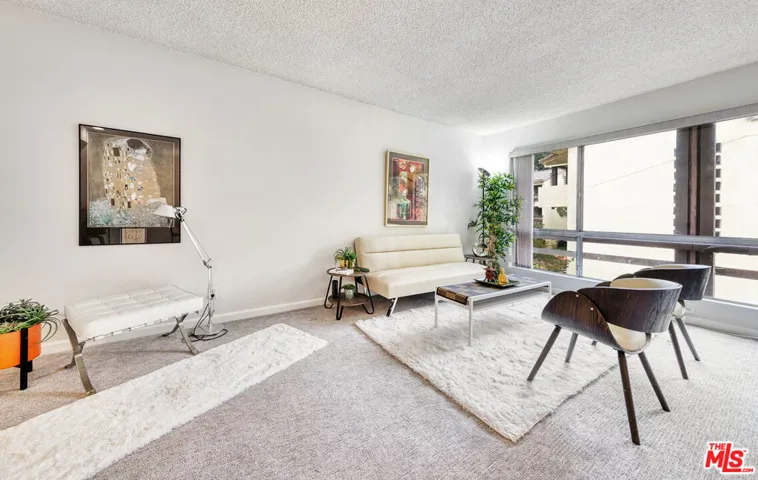 6250 Buckingham 204, Culver City, California 90230