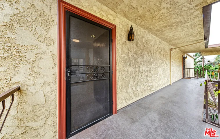 6250 Buckingham 204, Culver City, California 90230
