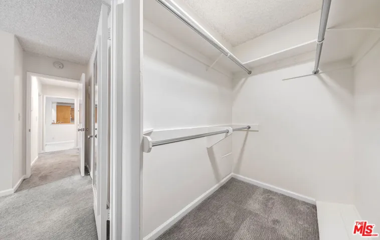 6250 Buckingham 204, Culver City, California 90230