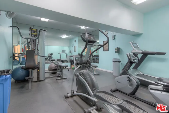 6250 Buckingham 204, Culver City, California 90230