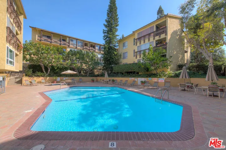 6250 Buckingham 204, Culver City, California 90230
