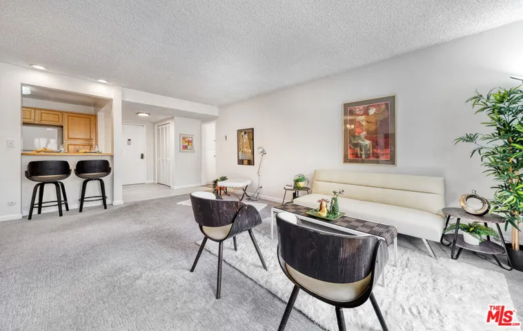 6250 Buckingham 204, Culver City, California 90230