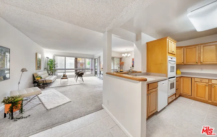 6250 Buckingham 204, Culver City, California 90230