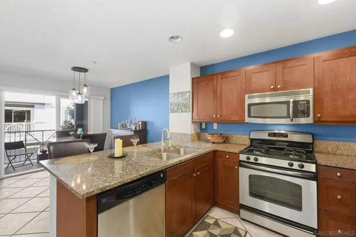 3549 Shoreline Bluff Lane, San Diego, California 92110