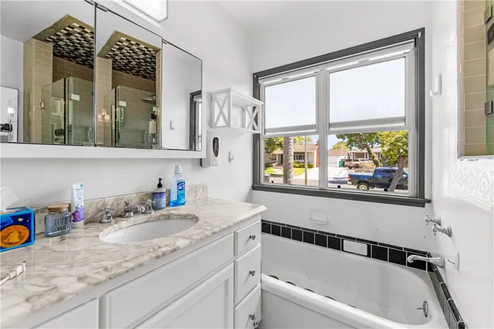 6721 E La Marimba, Long Beach, California 90815