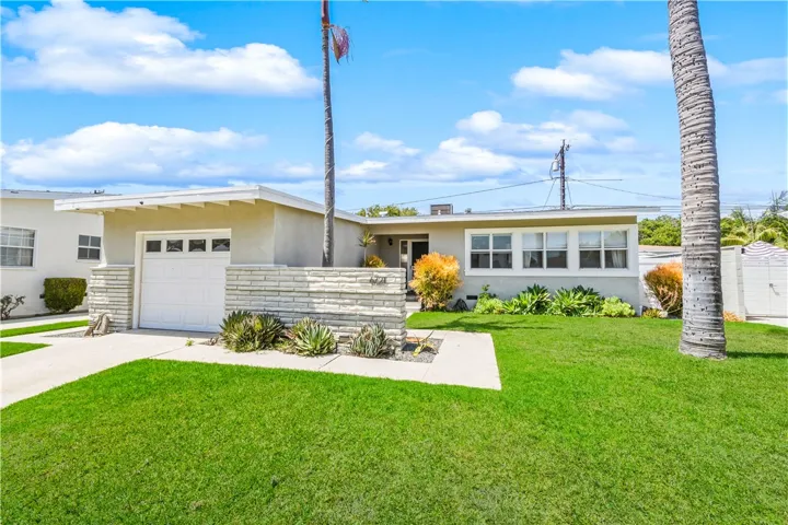6721 E La Marimba, Long Beach, California 90815