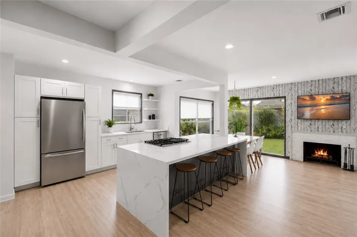 6721 E La Marimba, Long Beach, California 90815