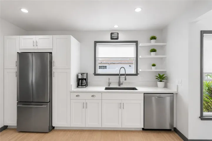 6721 E La Marimba, Long Beach, California 90815