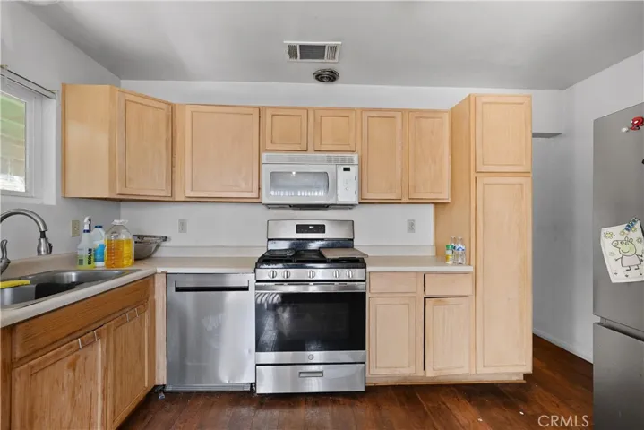 859 N Allen, Banning, California 92220