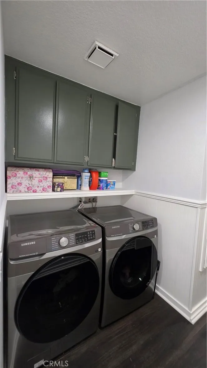 IN DOOR LAUNDRY