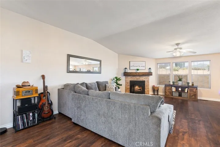 34715 Empty Saddle, Hemet, California 92544