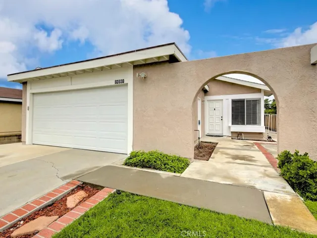 Darling single level home with 3 Bedrooms Plus retreat