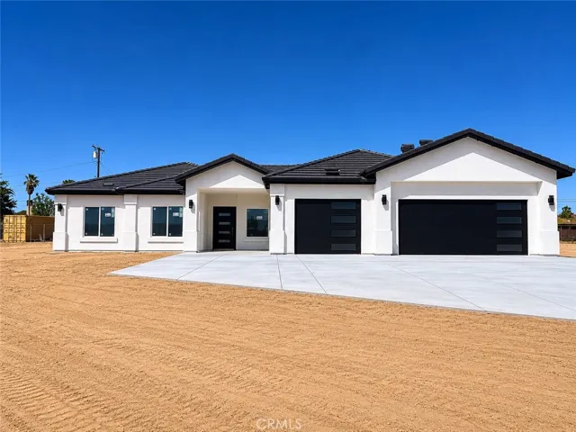 15561 Apple Valley Road, Apple Valley, California 92307