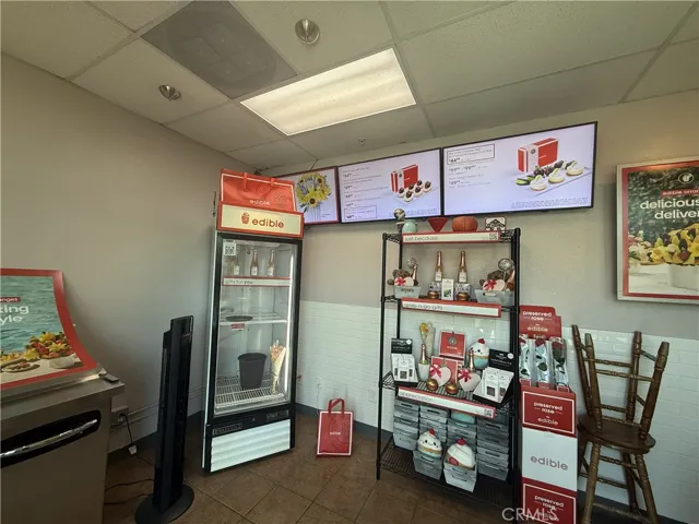 12180 Ridgecrest Road 518, Victorville, California 92395