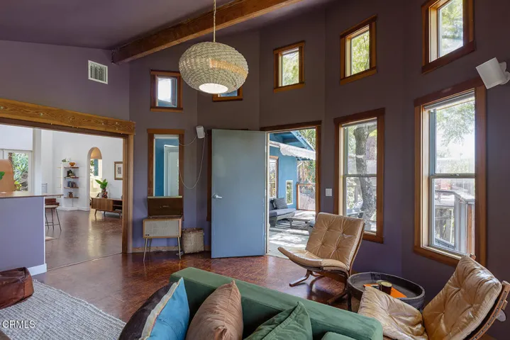 2537 Crestmoore Pl 021-mls