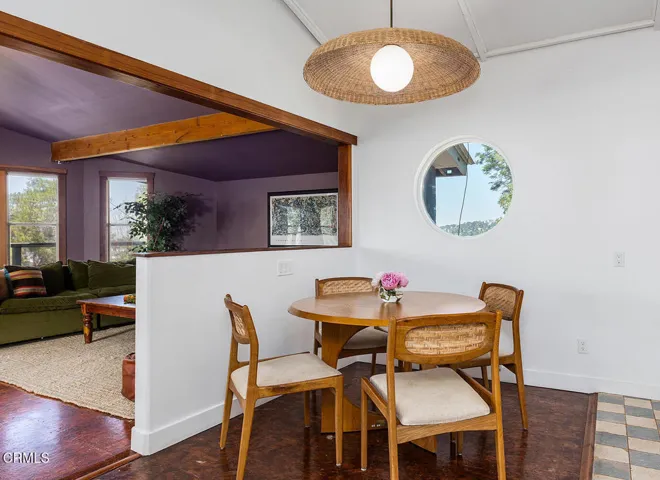 2537 Crestmoore Pl 022-mls