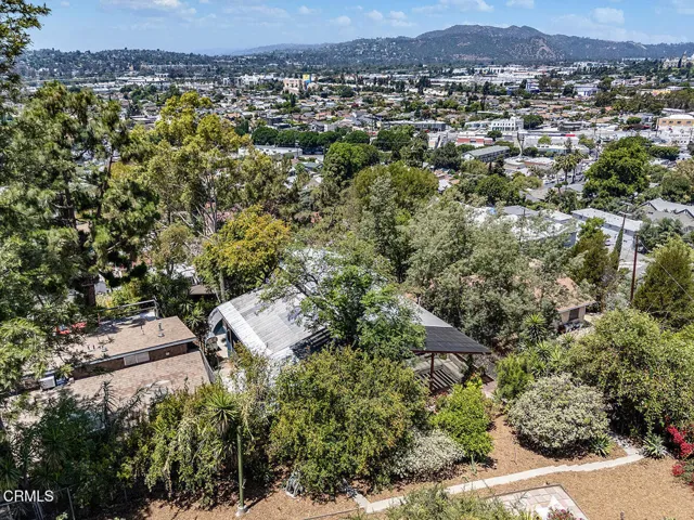 2537 Crestmoore Pl 047-mls