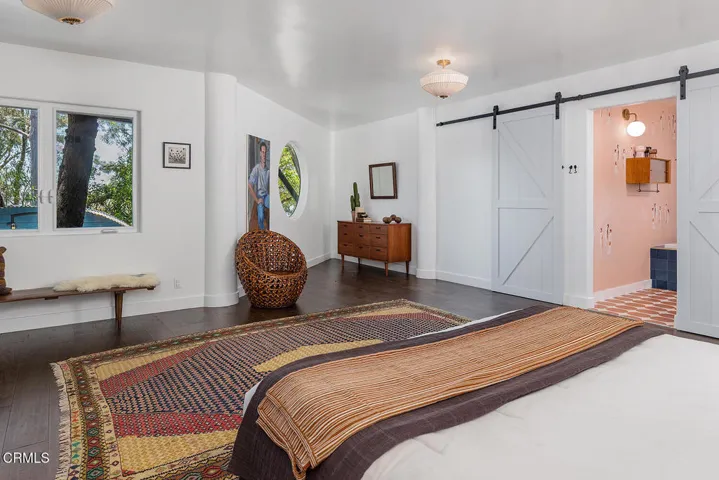 2537 Crestmoore Pl 011-mls