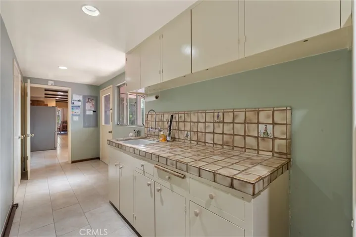 1455 La Perla, Long Beach, California 90815