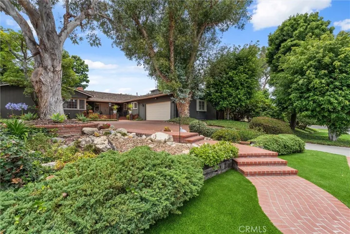 1455 La Perla, Long Beach, California 90815