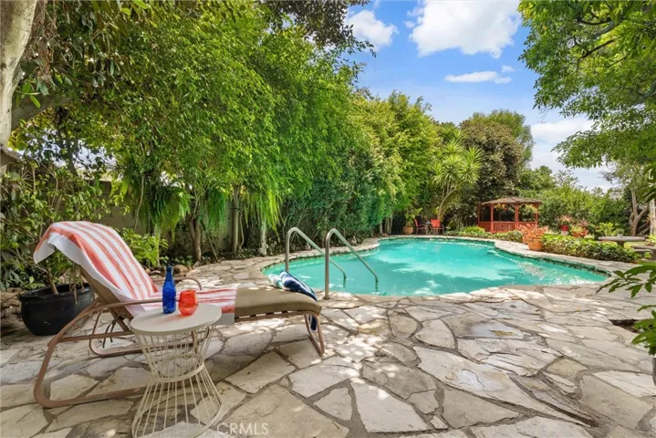 1455 La Perla, Long Beach, California 90815