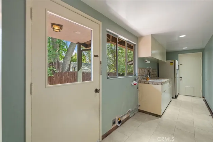 1455 La Perla, Long Beach, California 90815