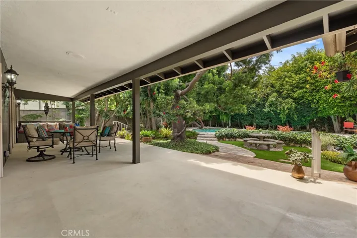 1455 La Perla, Long Beach, California 90815