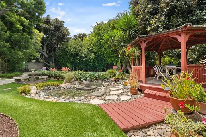 1455 La Perla, Long Beach, California 90815