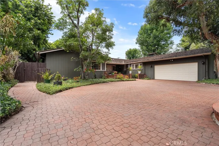 1455 La Perla, Long Beach, California 90815