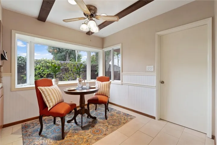 1455 La Perla, Long Beach, California 90815