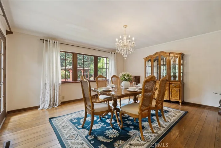 1455 La Perla, Long Beach, California 90815