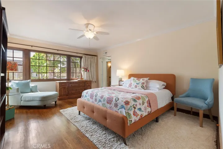1455 La Perla, Long Beach, California 90815