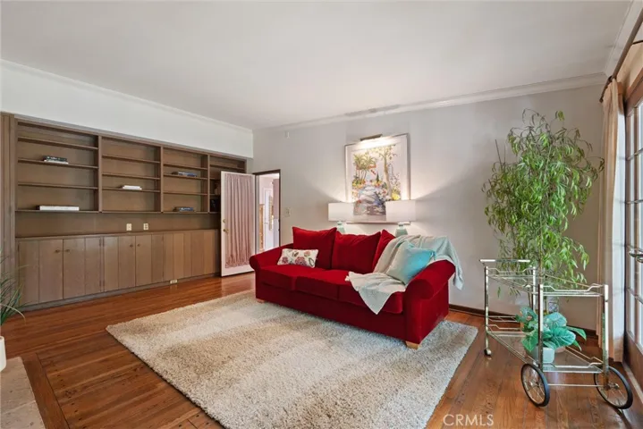 1455 La Perla, Long Beach, California 90815