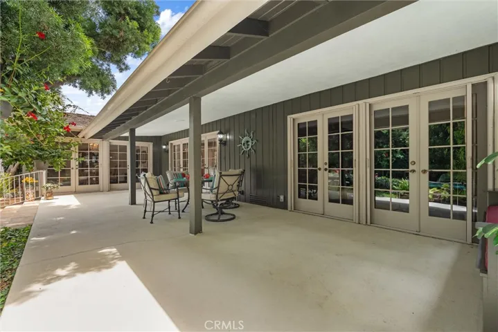 1455 La Perla, Long Beach, California 90815
