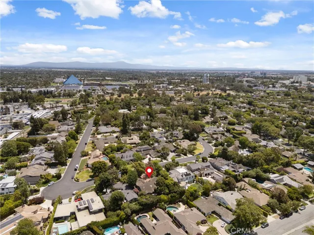 1455 La Perla, Long Beach, California 90815