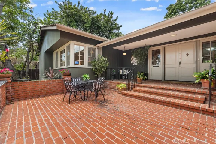 1455 La Perla, Long Beach, California 90815