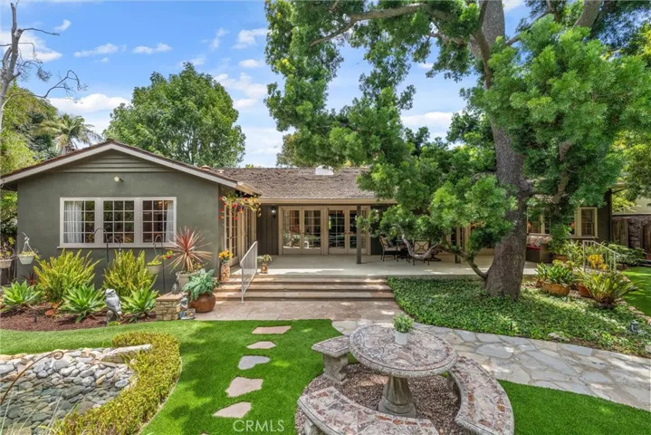 1455 La Perla, Long Beach, California 90815