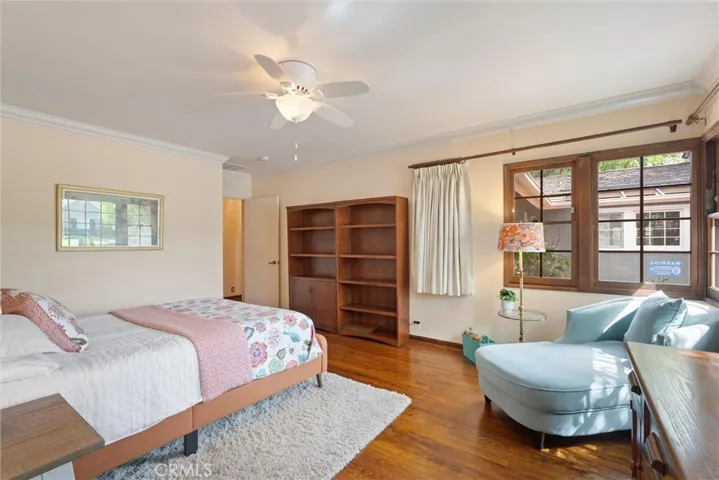 1455 La Perla, Long Beach, California 90815