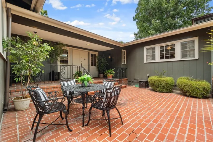 1455 La Perla, Long Beach, California 90815